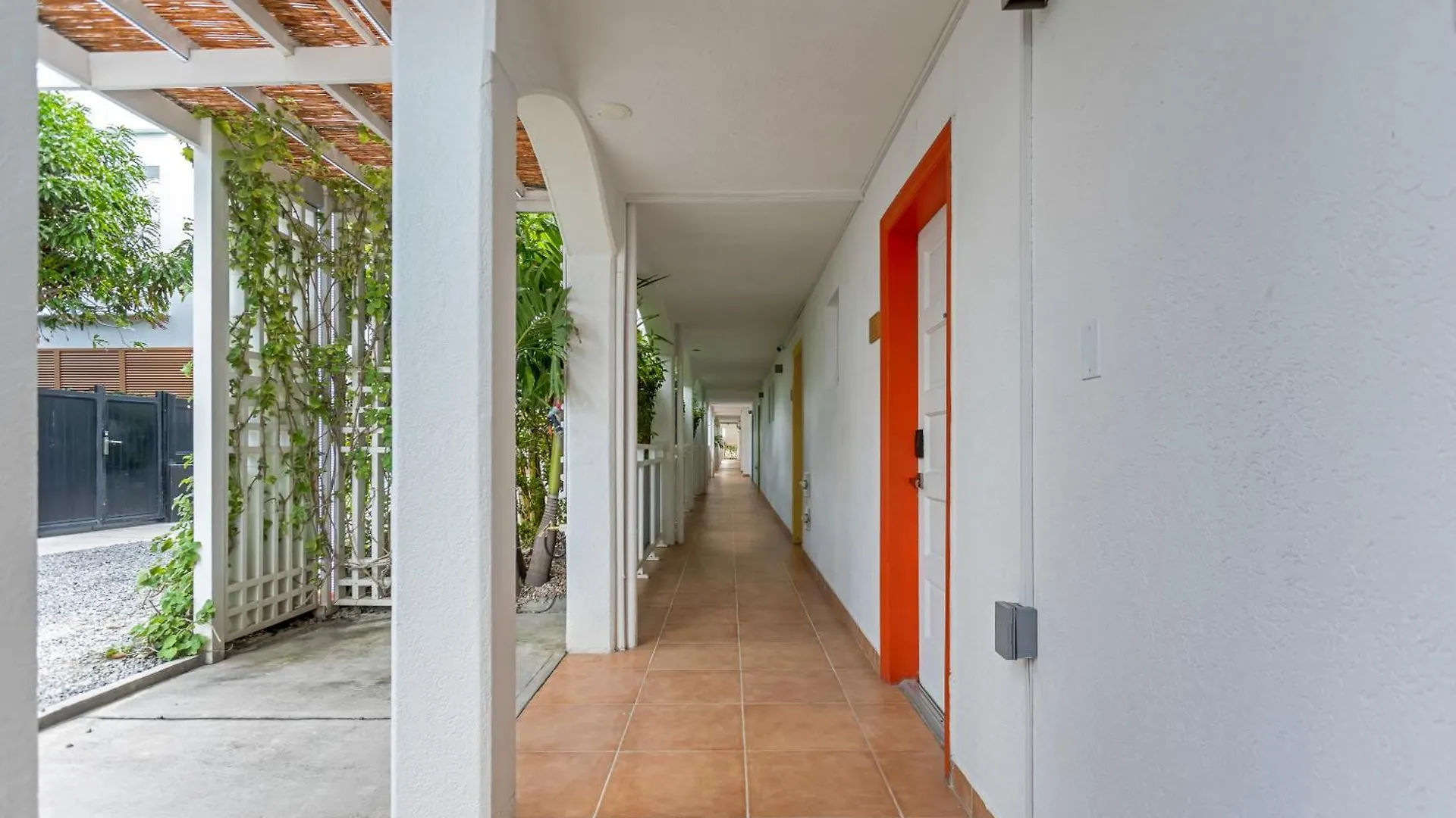 Maho Beach House - Spacious 2 Bedroom - Ocean View 0*,  سان مارتن